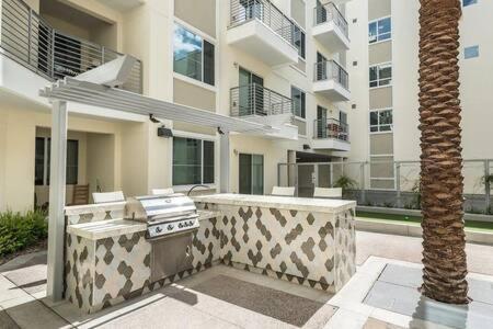 Paradise Cozysuites With Pool And Jacuzzi 11 Феникс Экстерьер фото